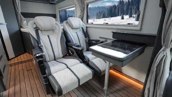金冠全新福特T8商旅房车——宾歌·远舰 双航空座椅布局 智能车旅